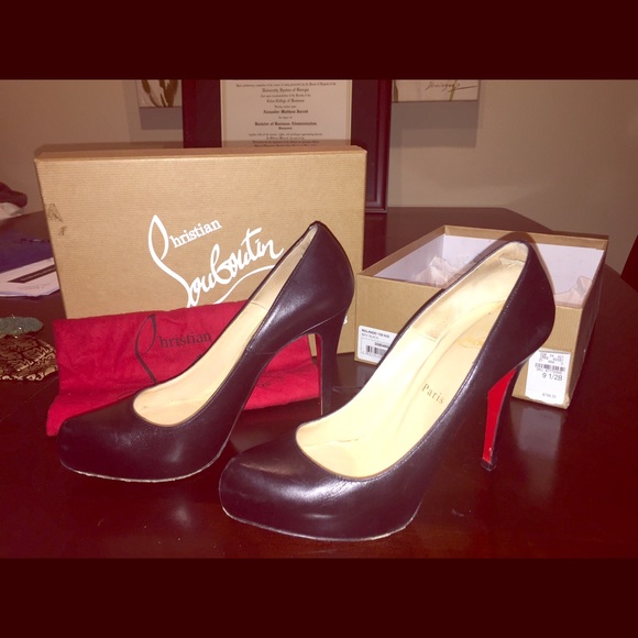 Christian louboutin black kid leather rolando 39