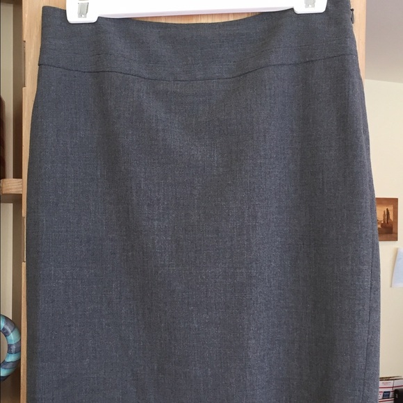1-DAY SALE The Limited Gray Skirt • Sz 6.