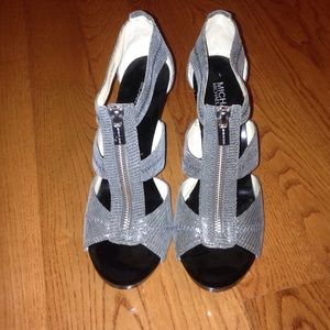 Michael Kors Grey Pumps