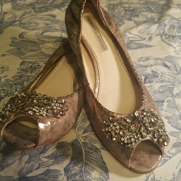 Vera Wang Lavender Label Metallic Luna Flats
