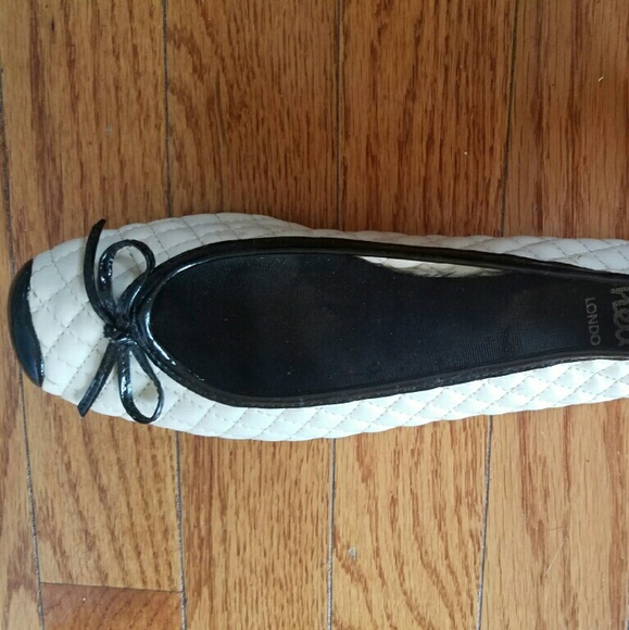 Cute black & white flats!
