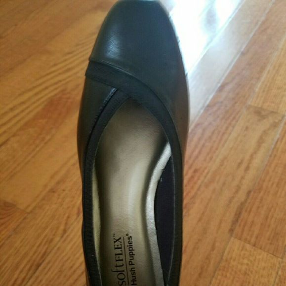 Cute black hush puppies flats