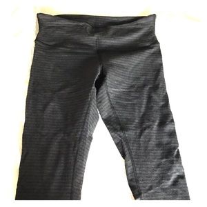 Lululemon wonder under crop