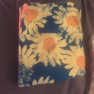 OS Daisy LuLaRoe Leggings