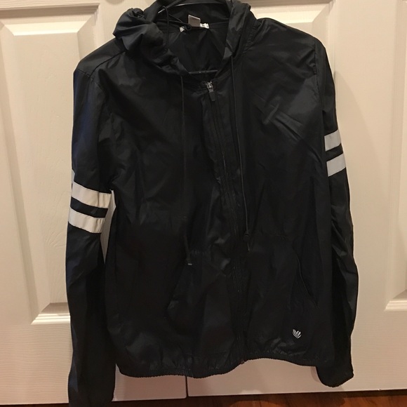 Reflective windbreaker