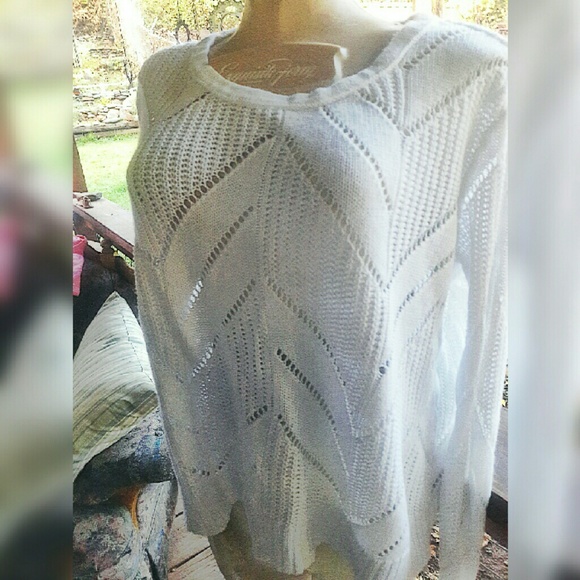 American Eagle sweater