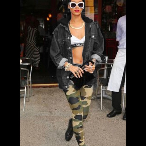 ⭐️⭐️⭐️⭐️⭐️ Last 1! CAMO LEGGINGS 🆕 - Picture 4 of 7