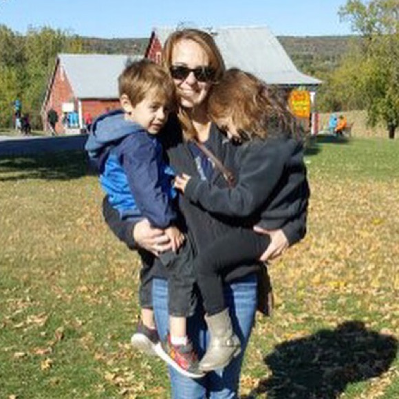 Meet your Posher, Courtney