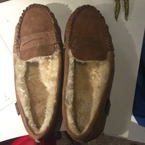 bass fuzzy slip on shoes