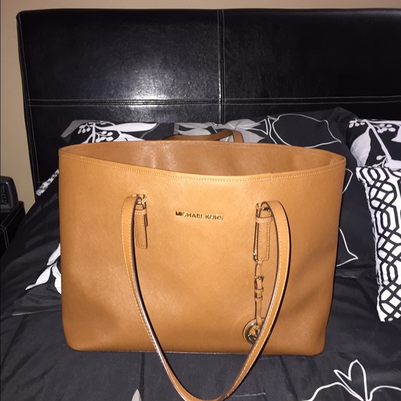 Michael Kors Handbags - Michael Kors Nude Bag