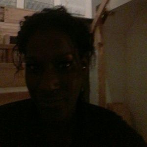 Meet your Posher, Kenyatta