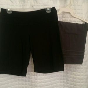 2 pairs Avia Bermuda length yoga shorts