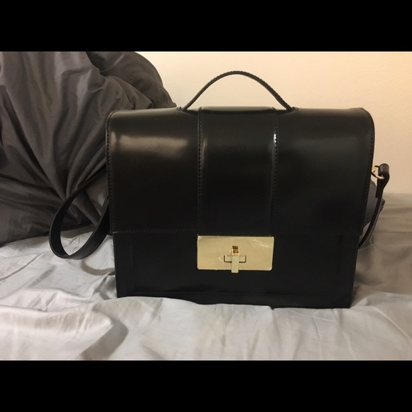 Zara Handbags - Black cross bag