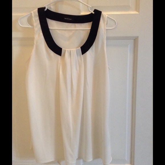 Sleeveless top - Picture 1 of 2