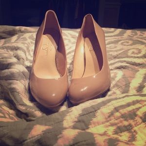Jessica Simpson Nude heels