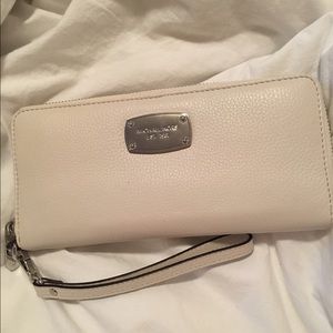 Brand new Michael Kors wallet