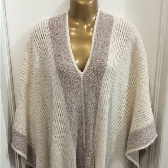 Soft Sweater Poncho 🌺🌴🌞 - Picture 2 of 4