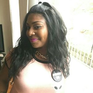 Meet your Posher, Kennea