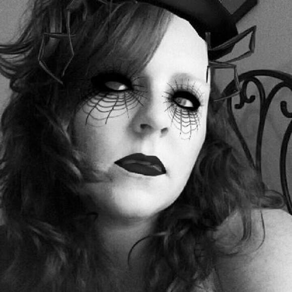 Meet your Posher, Deanna