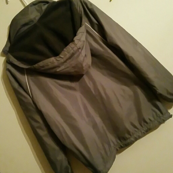 Reversible Ladies jacket. It's 2 jackets in one.