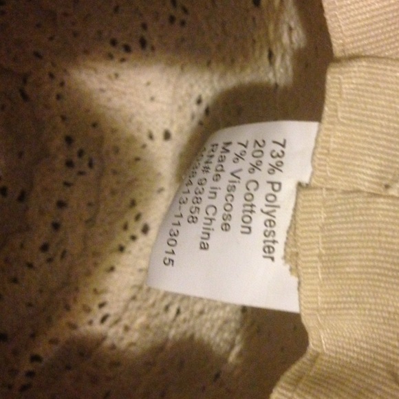 Simulated Lace Hat - Picture 4 of 4