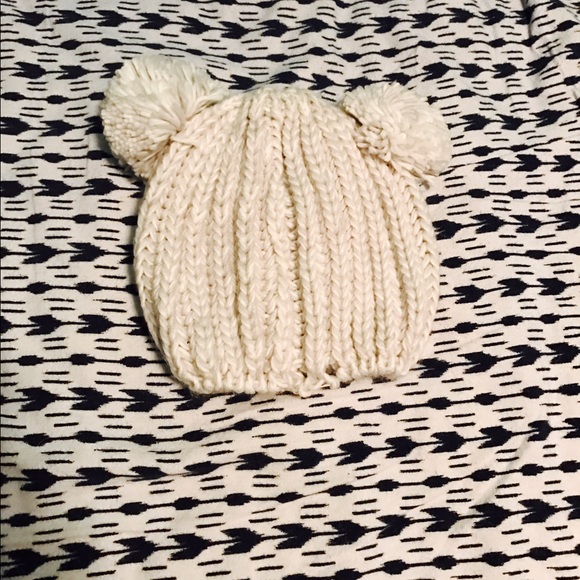 F21 Pom-Pom Beanie