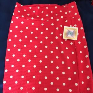 Medium Lularoe pink and white Cassie!!