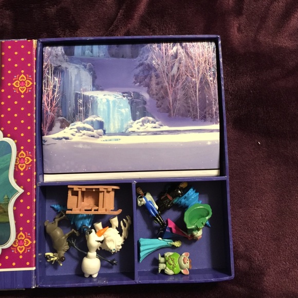 Disney Frozen First My Busy Book - Picture 3 of 3