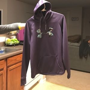 Under armor semi-fitted hooded sweatshirt