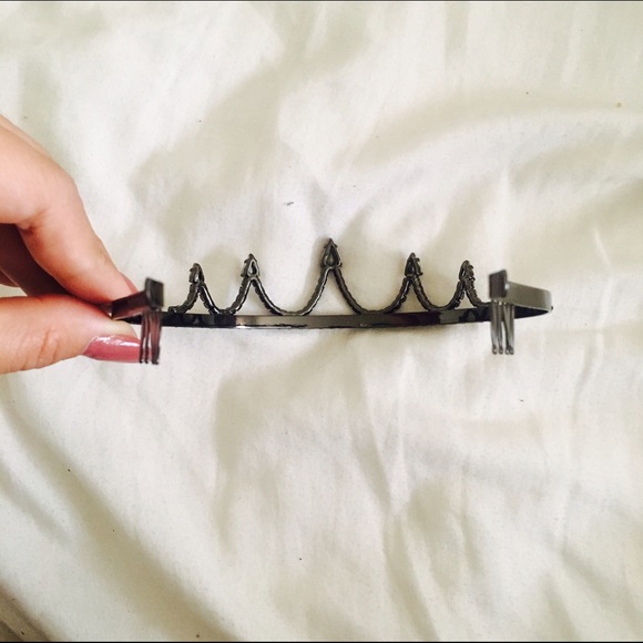 BCBGMAXAZRIA Hematite Stone Princess Crown - Picture 4 of 4