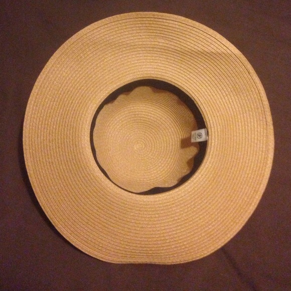 Plain Chic Straw Hat - Picture 3 of 4