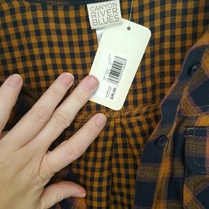 Adorable long sleeve Flannel
