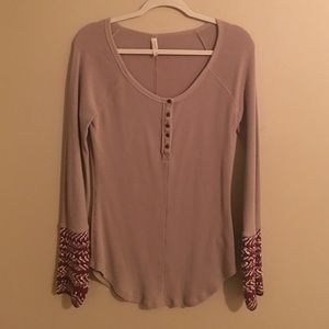 EUC Free People Henley with knit cuffs sz L