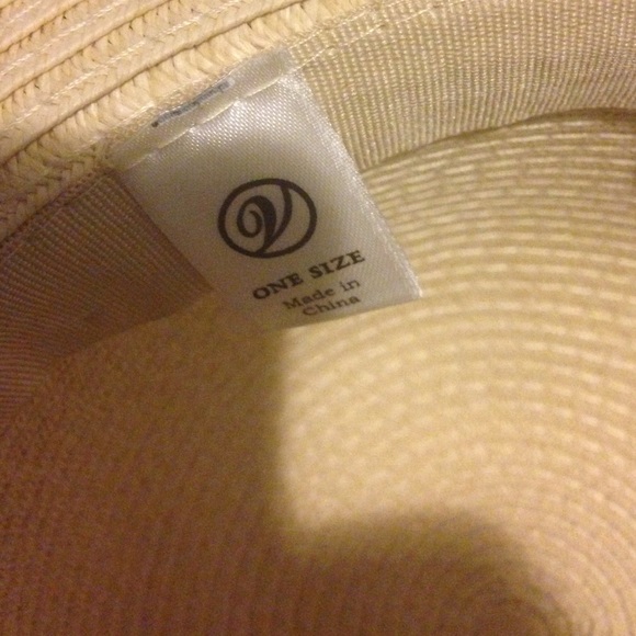 Chic Straw Hat - Picture 2 of 4