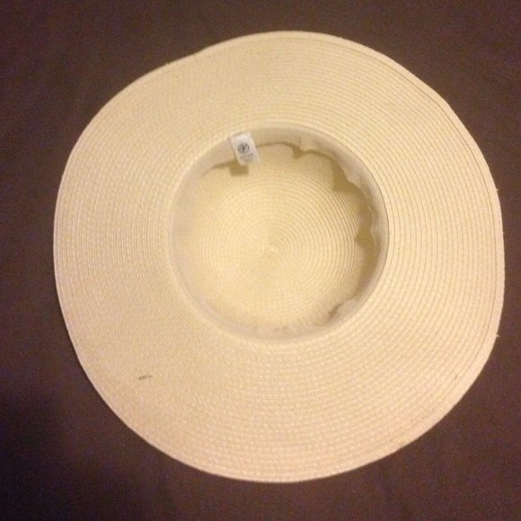 Chic Straw Hat - Picture 4 of 4