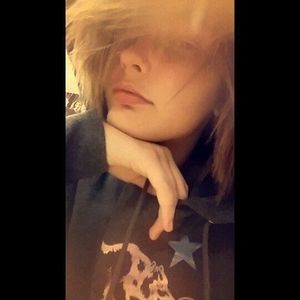 Meet your Posher, Eva