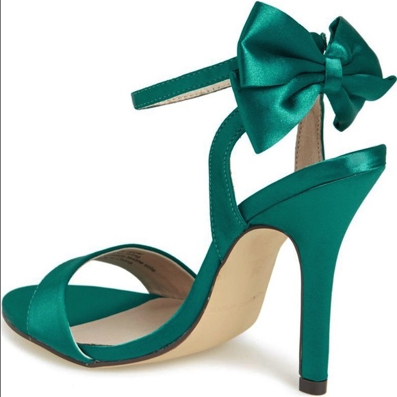 Menbur Shoes - 💞HP💞 Menbur Satin Back Bow Sandal