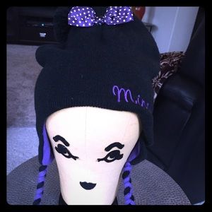 Disney Minnie Mouse beanie with polka dot bow 🎀