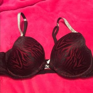 *SOLD* Frederick's of Hollywood black and red bra