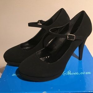 Black heels with strap
