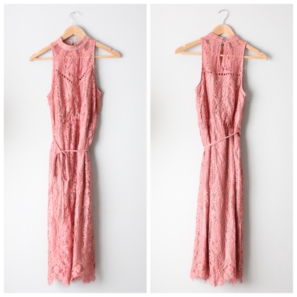 'Portrait' Lace Midi Dress - Picture 3 of 4