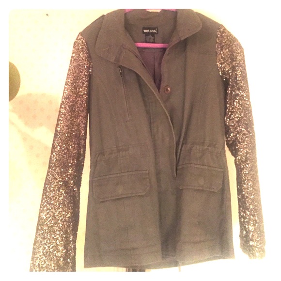 Size small wet seal jacket with sequins