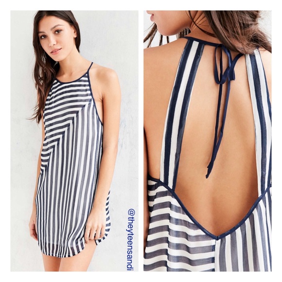 Urban Outfitters Magic Eye Mitred Striped Dress - Picture 2 of 2