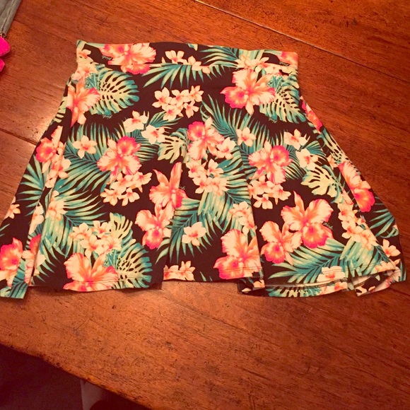 PINK Victoria's Secret Dresses & Skirts - VS Pink Floral Skater Skirt