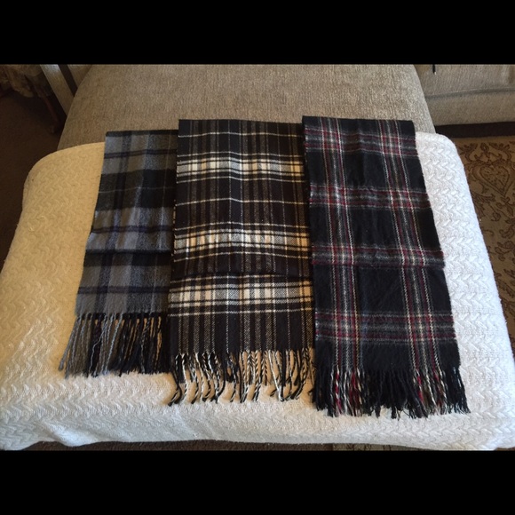 3 Scarfs