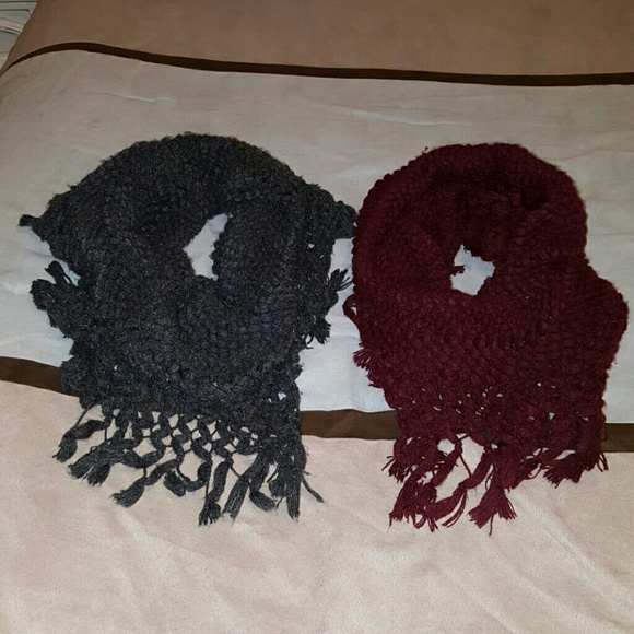 2 American Eagle Scarfs