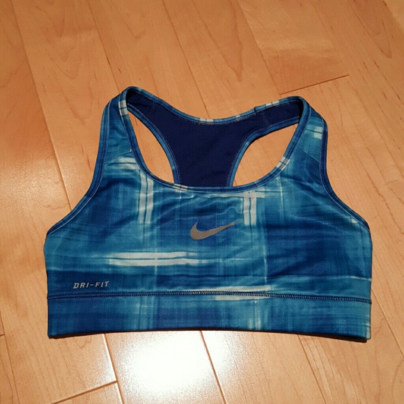 Nike womens Dri fit bra top size small