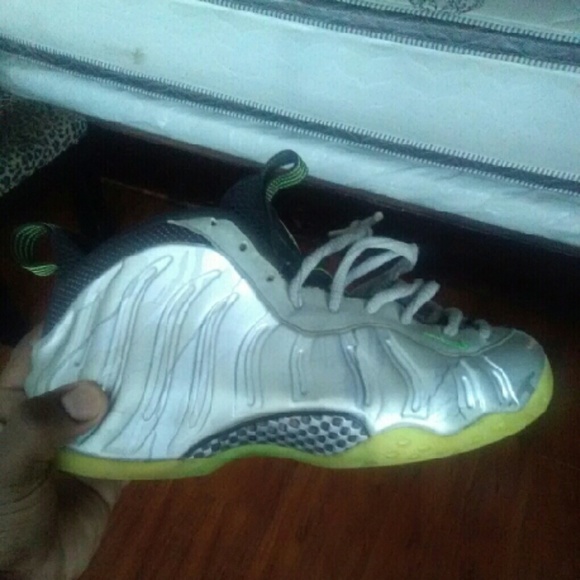 Electric Lime Foams - Picture 1 of 1