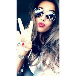 Meet your Posher, Cassie