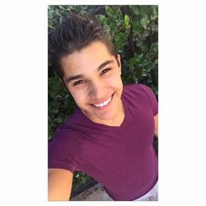 Meet your Posher, Lucas